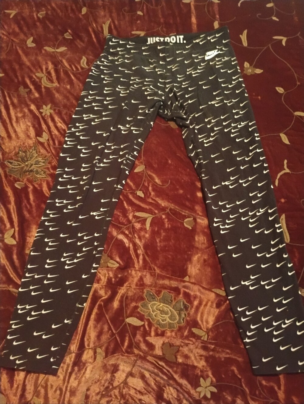 Nike Black 'Just Do It' Swoosh Print Leggings